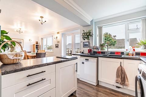 9 Castleford Close, Beddau, Pontypridd, CF38 2RW
