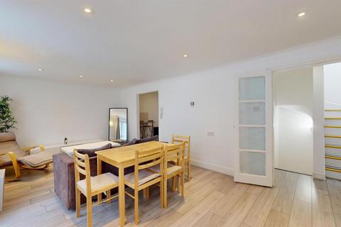 3 bedroom apartment to rent, Brook Mews, Paddington, London