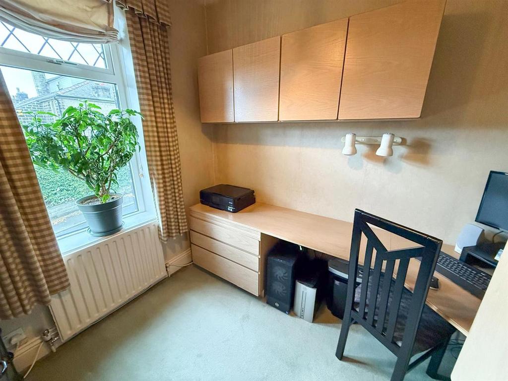 4 bed mid-terrace property, Silsden 17