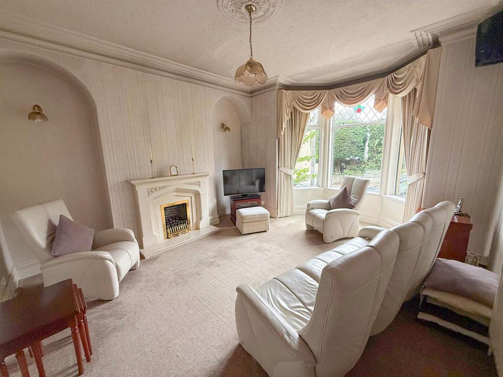 4 bed mid-terrace property, Silsden 5