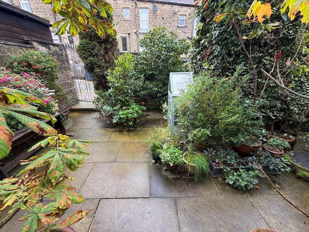 4 bed mid-terrace property, Silsden 23