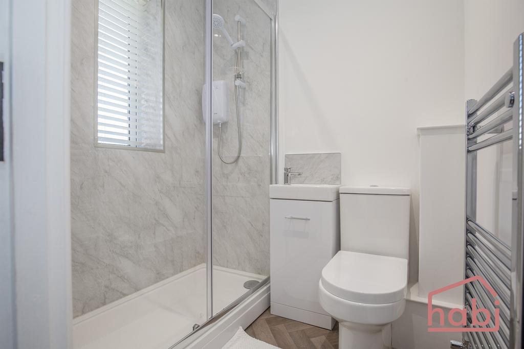 Shower room 2