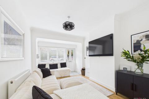 3 bedroom end of terrace house to rent, Hewell Road, Birmingham B45