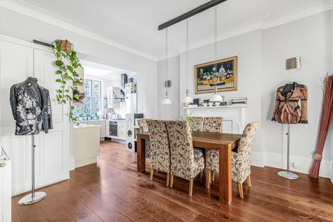 3 bedroom flat to rent, Friars Stile Road, Richmond, TW10