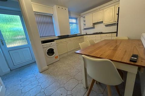 4 bedroom terraced house to rent, St. Georges Road, Newcastle-Under-Lyme ST5