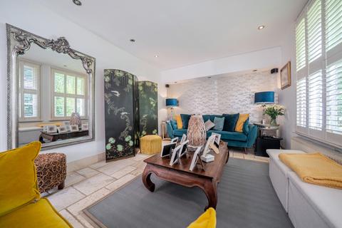 2 Paddock Way, Chislehurst, BR7 6PH
