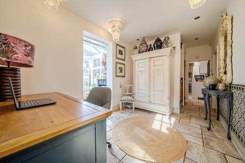 2 Paddock Way, Chislehurst, BR7 6PH