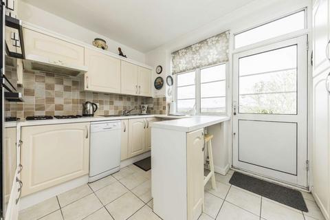 undefined, Mount Avenue, London W5