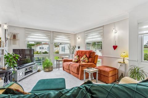 3 bedroom park home for sale, Layters Green Lane, Chalfont St Peter SL9