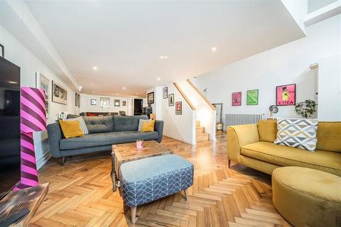 2 bedroom flat for sale, Lyham Road, London SW2