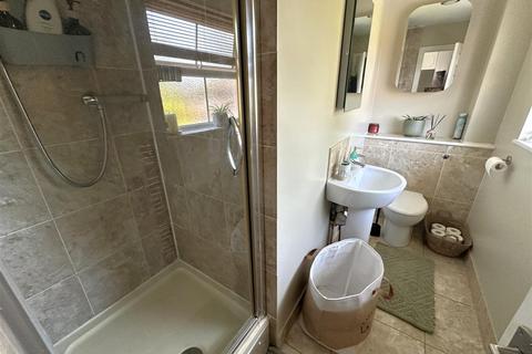 3 bedroom detached house for sale, Laurel Gardens, Aldershot