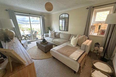 3 bedroom detached house for sale, Laurel Gardens, Aldershot