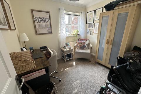 3 bedroom detached house for sale, Laurel Gardens, Aldershot