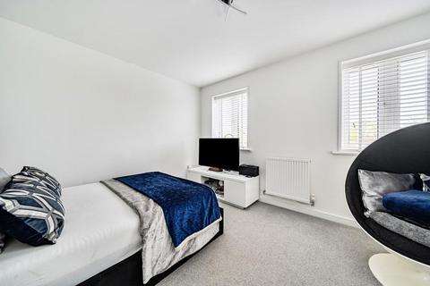 18 Bushton Close, Coate, Swindon, SN3 6FD