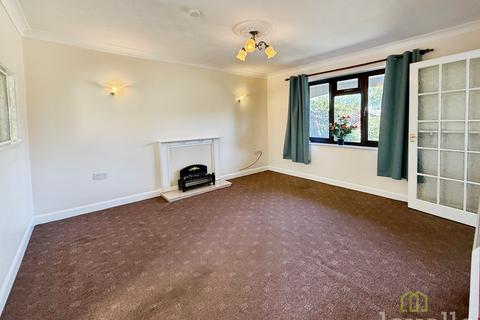 1 bedroom semi-detached bungalow for sale, St Claires Court, Lincoln LN6