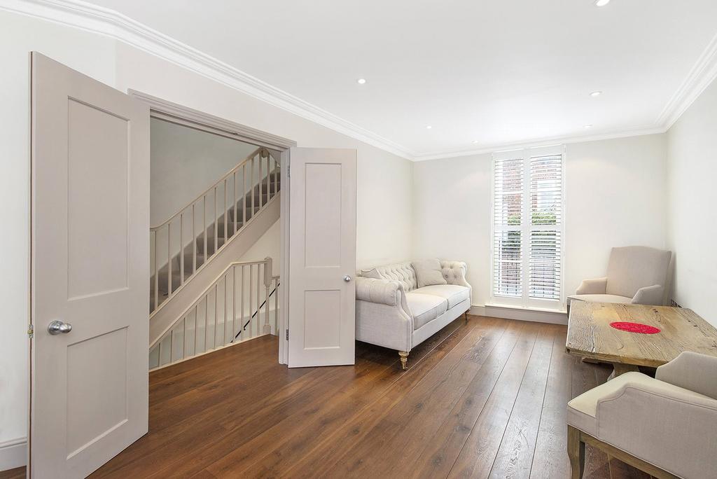 House in London - View 2