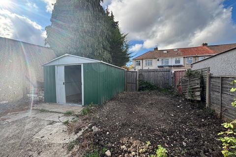 Garage to rent, Filton Avenue, Bristol BS34