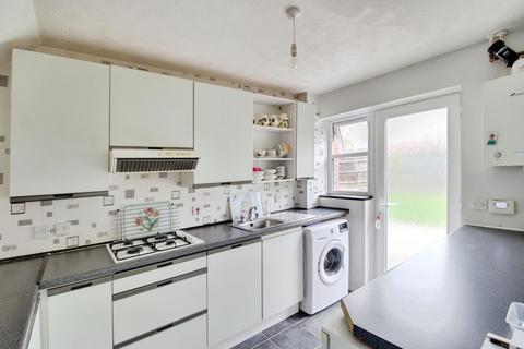18 Bergman Close, Swindon, SN25 4XQ