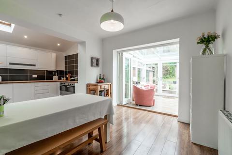 13 Kippen Drive, Clarkston, Glasgow, G76 8JG
