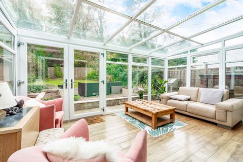 13 Kippen Drive, Clarkston, Glasgow, G76 8JG