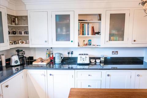Oakwood Lodge Oakwood Close, Chislehurst, BR7 5DD