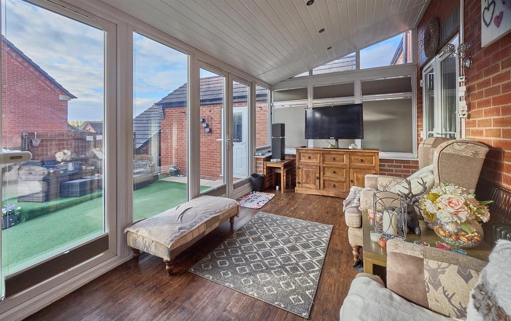 UPVC SUDG Conservatory to Side