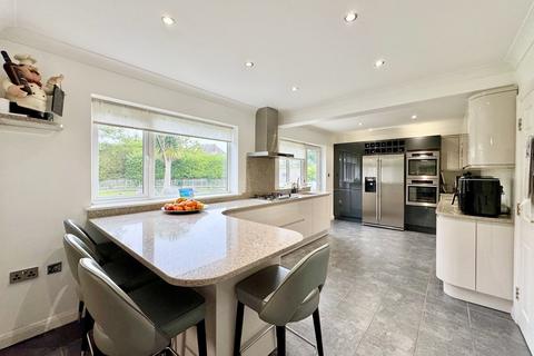 4 bedroom detached house for sale, Seafield Drive, Southbourne, Bournemouth, BH6