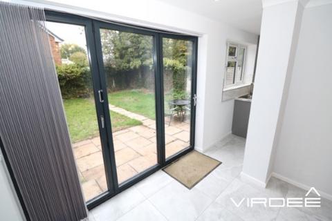 8 Little Croft, Birmingham, B43 6DA