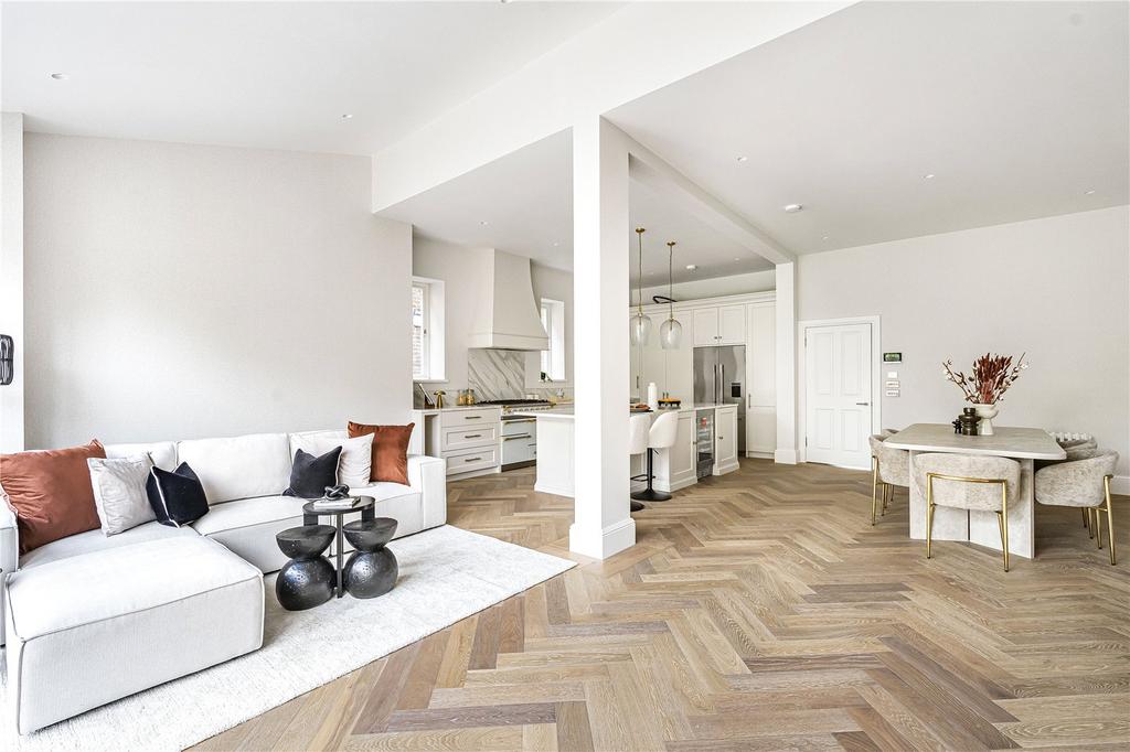 Kitchen / Reception