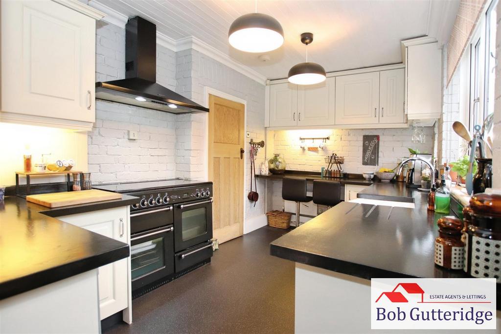 Fitted kitchen