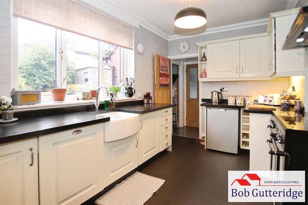 Fitted kitchen
