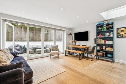 3 bedroom apartment for sale, Salcott Road, London, SW11