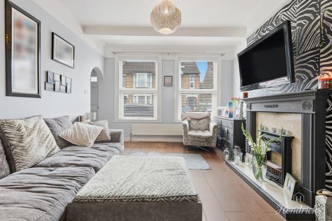 2 bedroom flat for sale, Southview Drive, Westcliff-on-sea, SS0 9