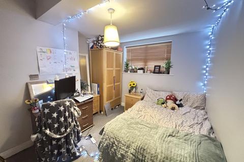 2 bedroom flat to rent, Cardigan Road, Leeds LS6