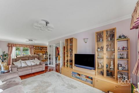 5 bedroom detached house for sale, Chalklands, Chelmsford CM2