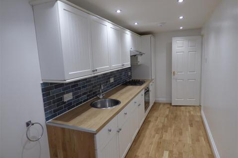 4 bedroom flat to rent, Fairfax Place, Dartmouth