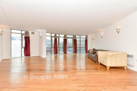 2 bedroom apartment for sale, Longbridge Road, Barking, Essex