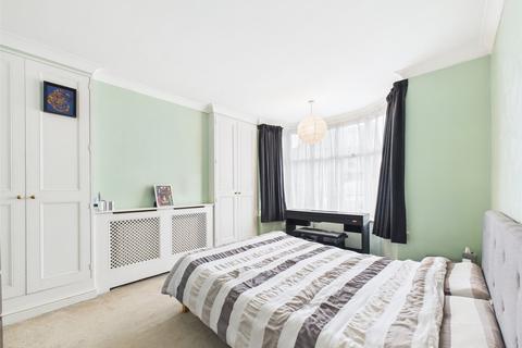 26a Gilbert Road, Romford, RM1 3BX