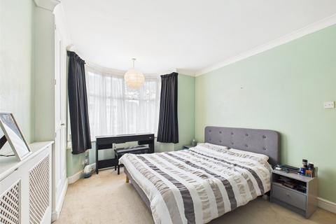 26a Gilbert Road, Romford, RM1 3BX