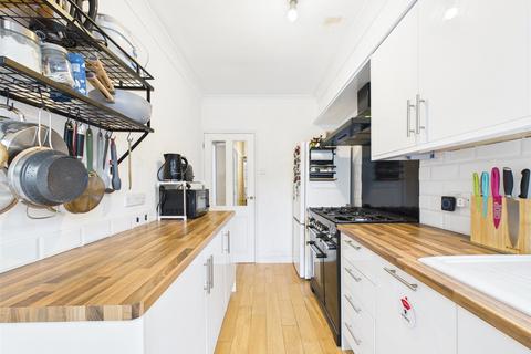 26a Gilbert Road, Romford, RM1 3BX
