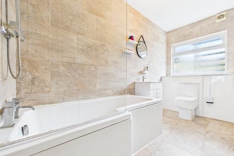 26a Gilbert Road, Romford, RM1 3BX