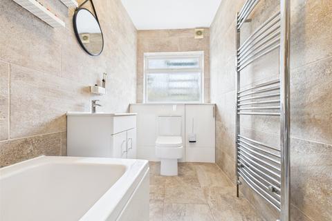 26a Gilbert Road, Romford, RM1 3BX