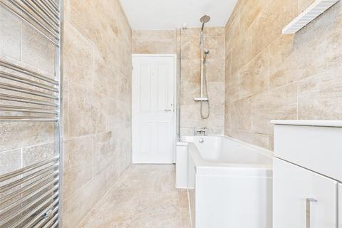 26a Gilbert Road, Romford, RM1 3BX