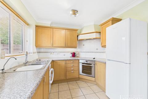 3 bedroom semi-detached house for sale, Birches Crest, Basingstoke RG22