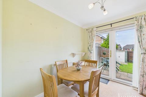 3 bedroom semi-detached house for sale, Birches Crest, Basingstoke RG22