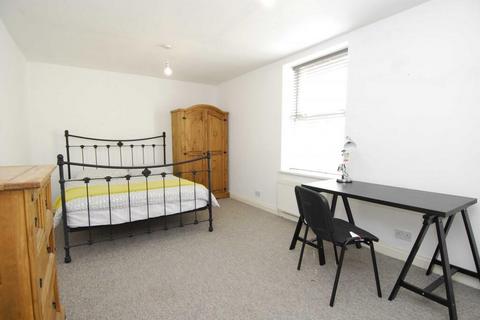 7 bedroom house share to rent, 18 Alexandra Road