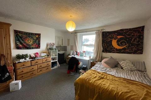 7 bedroom house share to rent, 35 North Road East