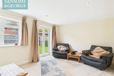 undefined, Bracken Bank, Lychpit, Basingstoke, Hampshire, RG24