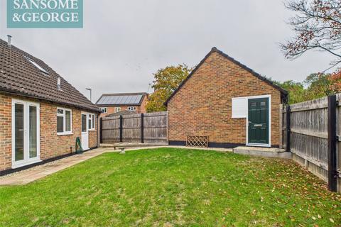 undefined, Bracken Bank, Lychpit, Basingstoke, Hampshire, RG24