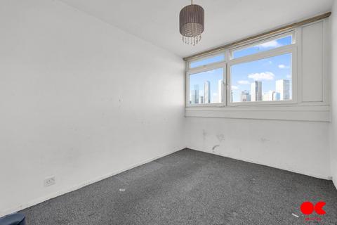 2 bedroom flat for sale, Stewart Street, Canary Wharf E14